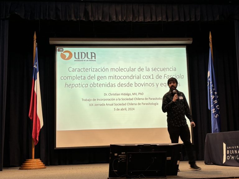 Académico del Campus Santiago Centro de Medicina Veterinaria se transforma en el primer investigador de UDLA en pertenecer a la Sociedad Chilena de Parasitología
