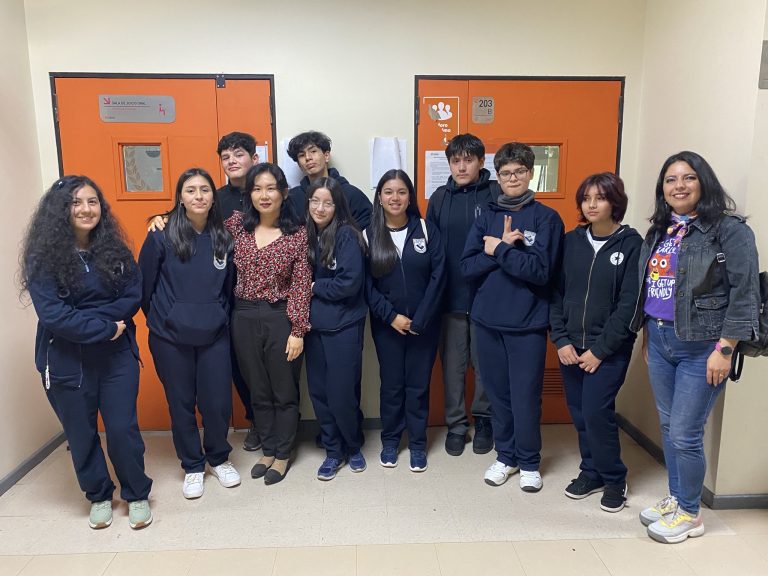 Carrera de Traducción e Interpretación en Inglés inició capacitaciones para profesores y estudiantes de establecimiento educacional del Biobío