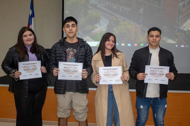 UDLA reconoce a estudiantes ganadores del concurso “La fotografía nos vincula”