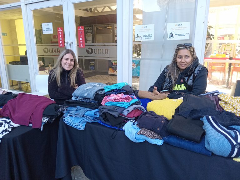 Dirección de Asuntos Estudiantiles impulsa negocios de alumnos del Campus Los Castaños con exitosa Feria de Emprendimientos