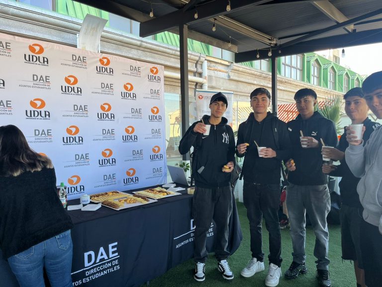 Coffee Calm, un espacio de conversación y esparcimiento para los estudiantes de Sede Santiago