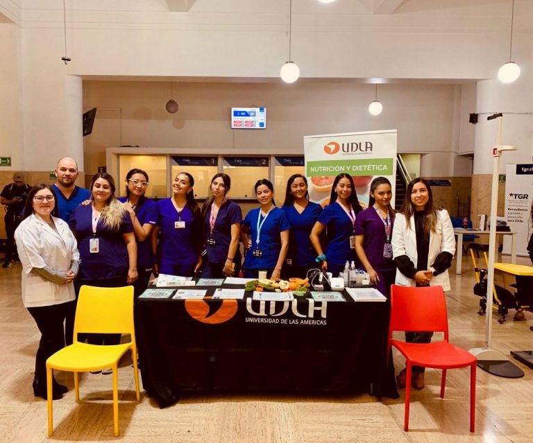 Estudiantes del Centro de Atención Nutricional UDLA realizan intervención nutricional a funcionarios de la Tesorería General de la República.