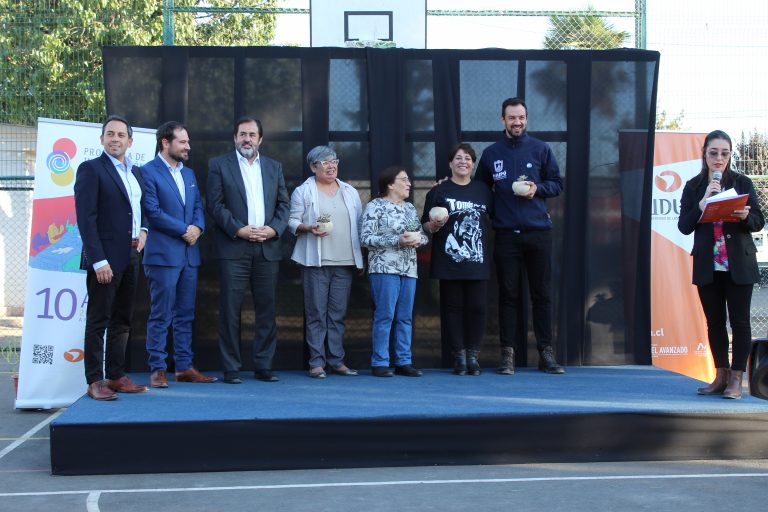 Programa de Intervención Comunitaria de UDLA celebra hito de cierre junto a vecinos de Barrio Templo Votivo de Maipú