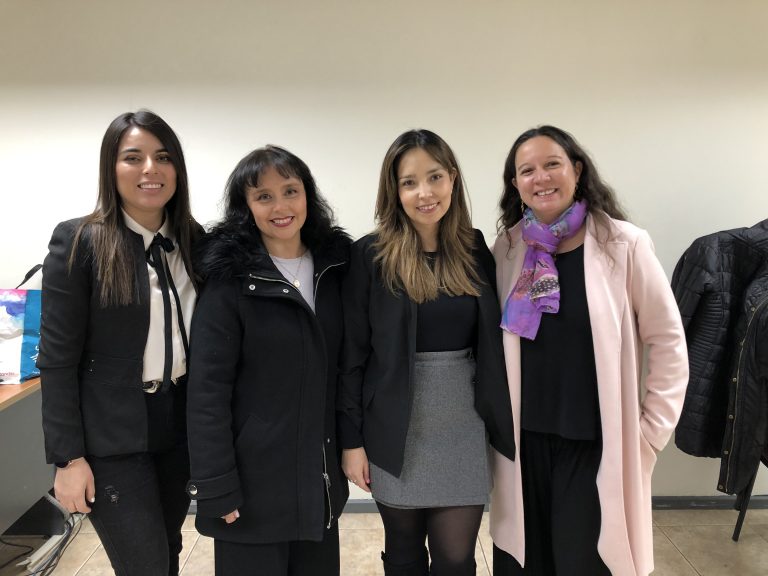 Expositoras de diversas áreas de la profesión, dialogan con estudiantes UDLA en conmemoración del Día Internacional de la Enfermería