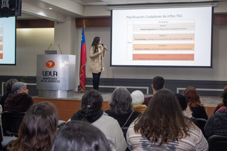 Con la participación de 11 carreras, UDLA da el vamos a la cuarta edición de la Escuela para personas mayores y cuidadores de Campus Providencia