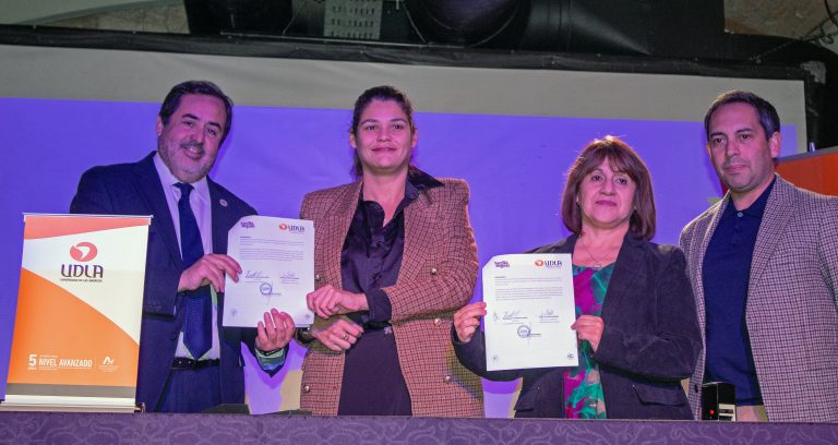 UDLA y Municipalidad de San Miguel firman convenio para trabajo colaborativo para barrios de la comuna