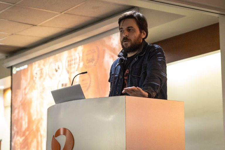 El director brasileño, Daniel Bruson, realiza charla a estudiantes de la Escuela de Animación Digital de UDLA