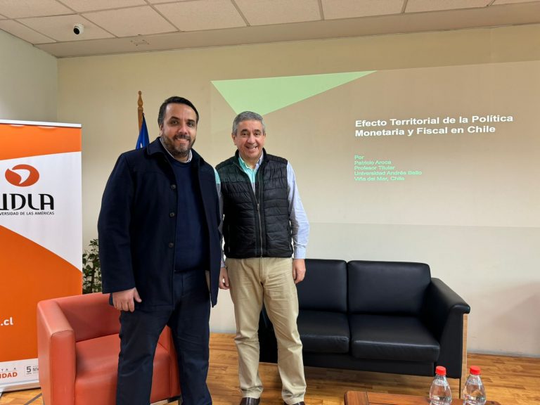 Escuela de Ingeniería Comercial encabeza conferencia sobre economía regional en Sede Viña del Mar UDLA