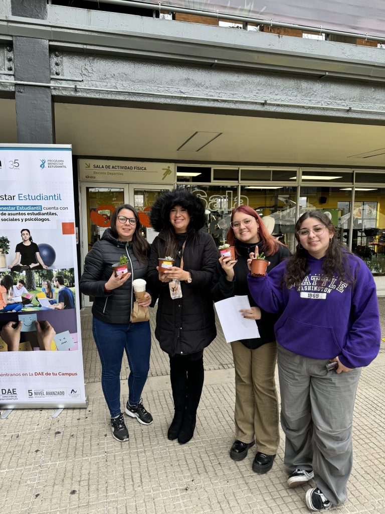 Raíces de bienestar: promoviendo la conexión con la naturaleza en Sede Santiago