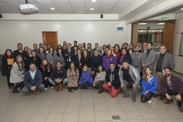 Sede Santiago realiza jornada de retroalimentación con amplia presencia de socios comunitarios