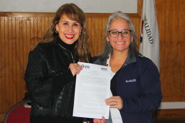 UDLA y Municipalidad de Calera de Tango firman convenio para potenciar el turismo comunitario con la colaboración de estudiantes