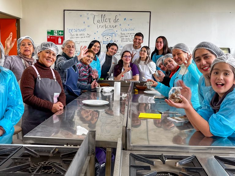Taller de alimentación de invierno en Campus Maipú promueve el consumo de frutas y verduras  de temporada