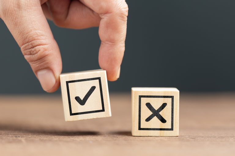 Ciclo de Desarrollo de Carrera organizado por UDLA comparte con egresados y estudiantes herramientas para la toma de decisiones en el ámbito laboral