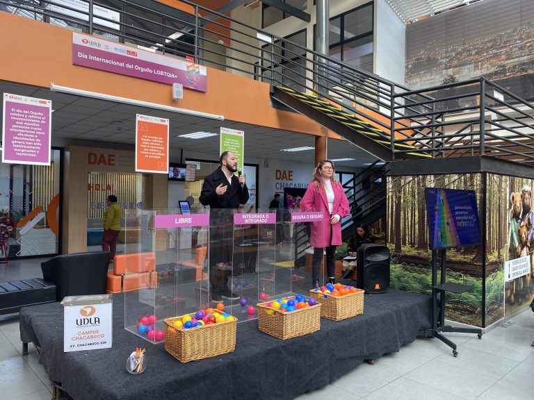 Sede Concepción de UDLA celebra la Semana del Orgullo con intervenciones culturales en Campus Chacabuco y El Boldal
