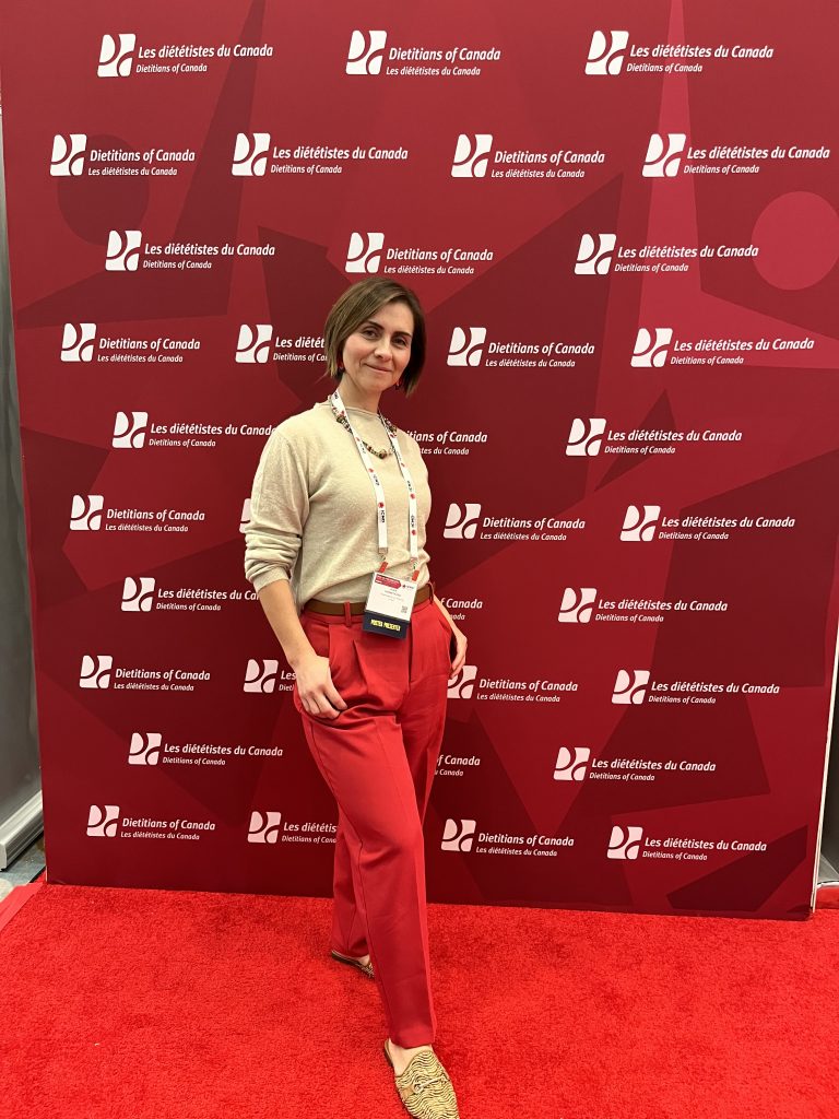 Académica investigadora de la Escuela de Nutrición y Dietética expone en Congreso Internacional en Canadá