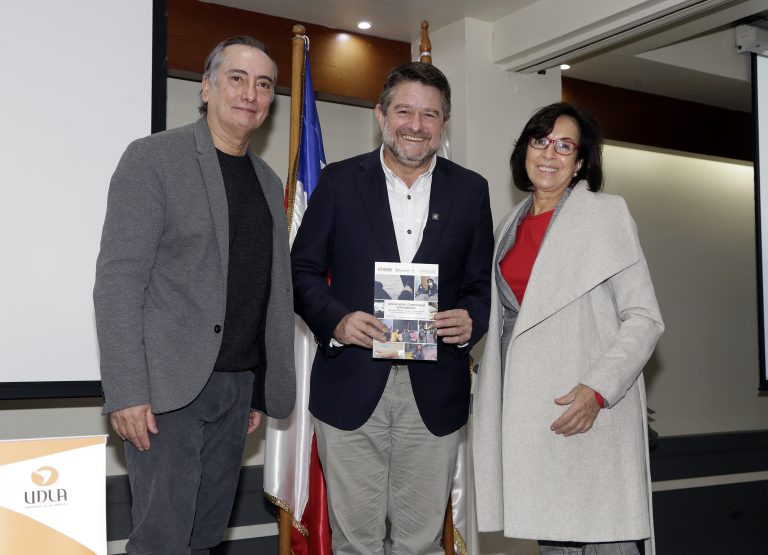 Gobierno de Santiago en colaboración con UDLA lanzan plataforma web de difusión y promoción en salud mental