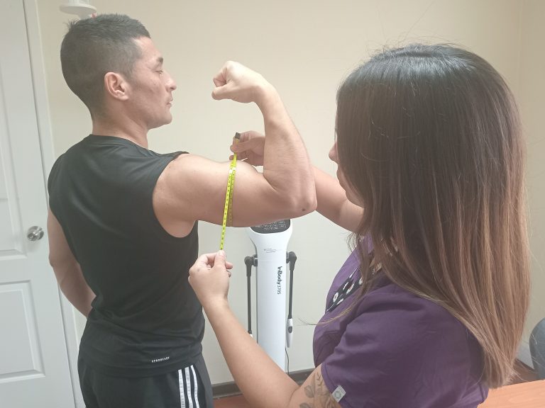 Carrera de Nutrición y Dietética de Campus Los Castaños realiza evaluaciones antropométricas a deportistas del programa Promesas Chile del Instituto Nacional de Deportes