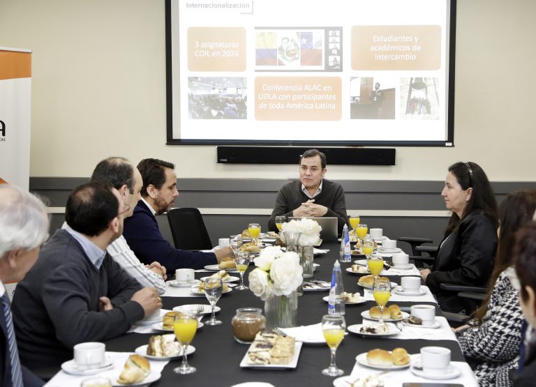 Facultad de Ingeniería y Negocios recibe a sus nuevos académicos con un espacio de integración y proyección académica