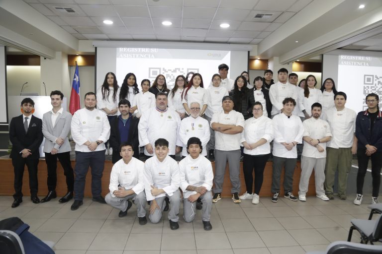 Escuela de Gastronomía impulsa la investigación culinaria en su primer seminario gastronómico