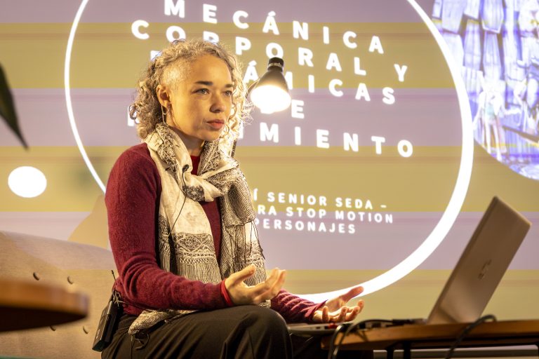 Animadora mexicana en stopmotion, Mayreni Senior, comparte su experiencia y talento en la 18ª edición del Festival Noche de Monos