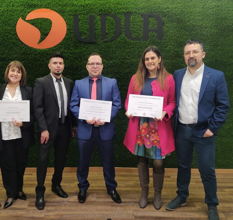 Académicos UDLA se gradúan de los diplomados pedagógicos que ofrece la institución