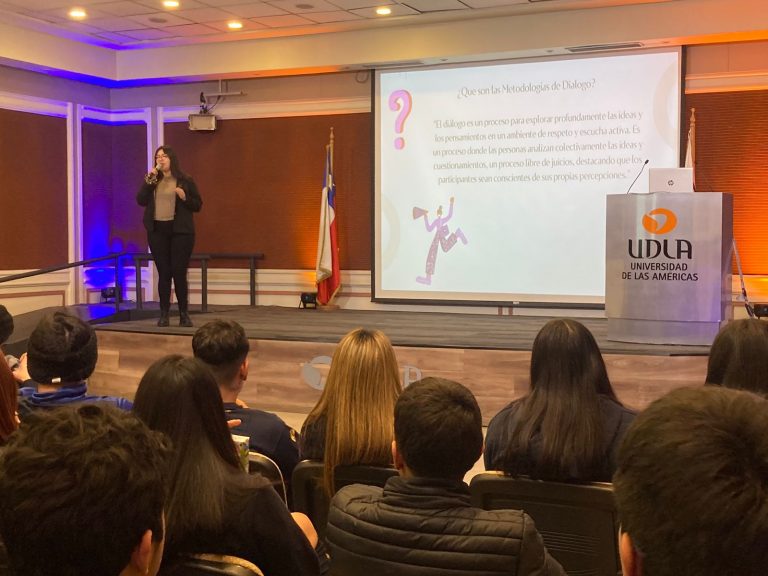 Fortaleciendo la integración comunitaria, Escuela de Trabajo Social realiza talleres a estudiantes del Instituto San Miguel de Colina