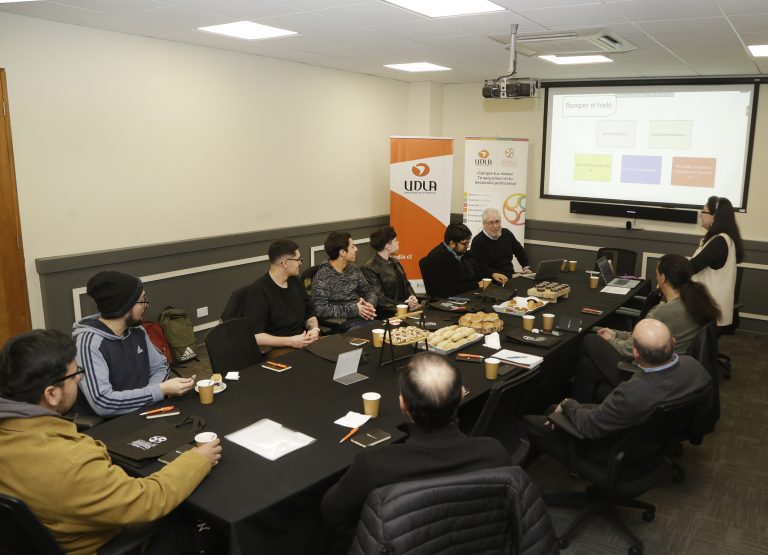 Encuentro de egresados impulsa la carrera de Ingeniería de Ejecución en Informática mediante redes y colaboraciones estratégicas