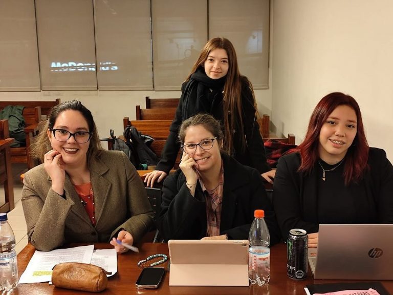 Nueva Sociedad de Litigación y Debate de UDLA invita a estudiantes de Derecho a participar en próximos torneos de litigación y debate