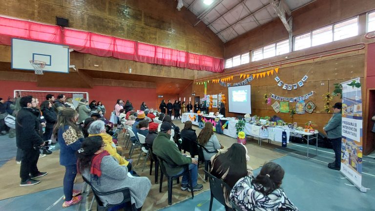 Estudiantes UDLA trabajan con la comunidad y aportan creatividad en San Pedro de la Costa