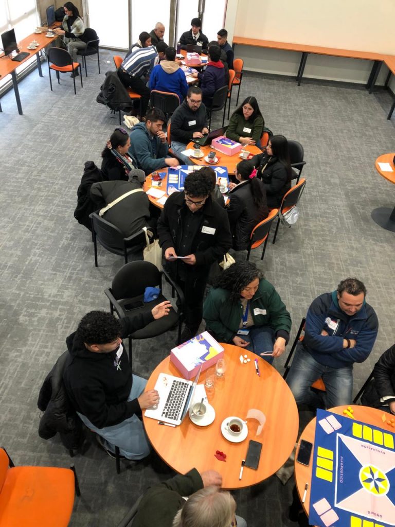 Facultad de Derecho UDLA participa en el proyecto  del Gobierno de Santiago «Deja tu Huella»