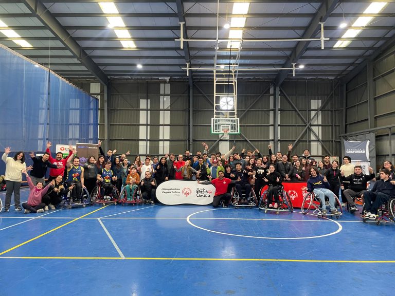 Académicos y estudiantes de Terapia Ocupacional de Sede Concepción participan en jornada que impulsa la práctica de deporte adaptado en personas con discapacidad