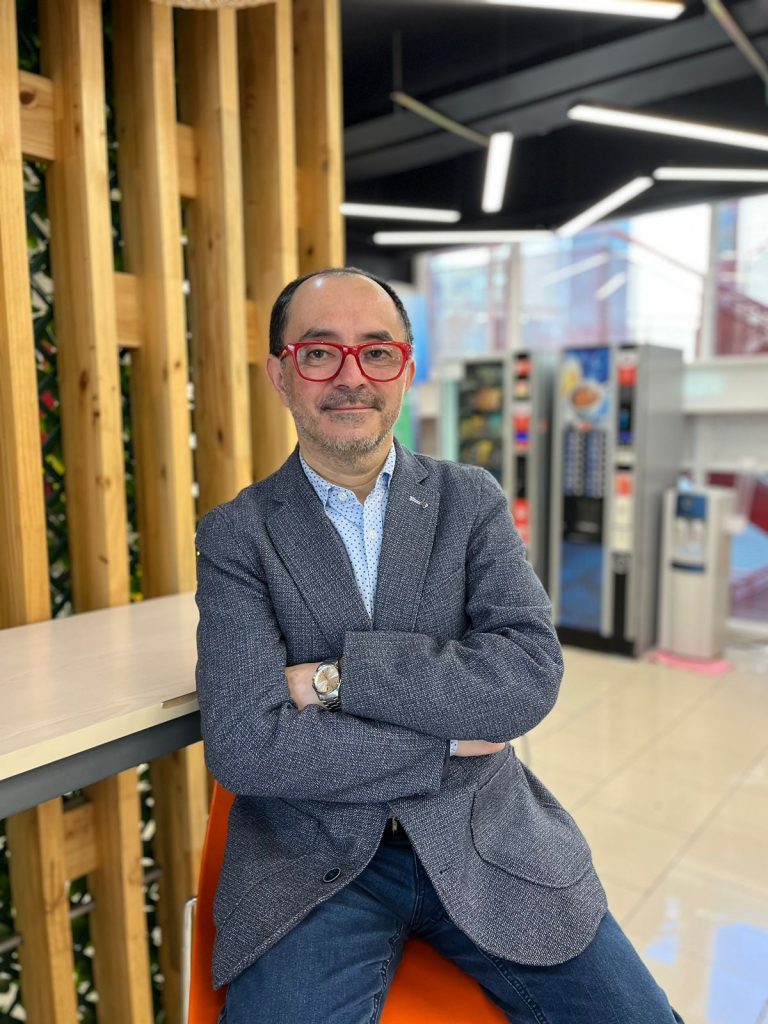 Docente de UDLA participa en Simposio Internacional con investigación en Comunicación Estratégica