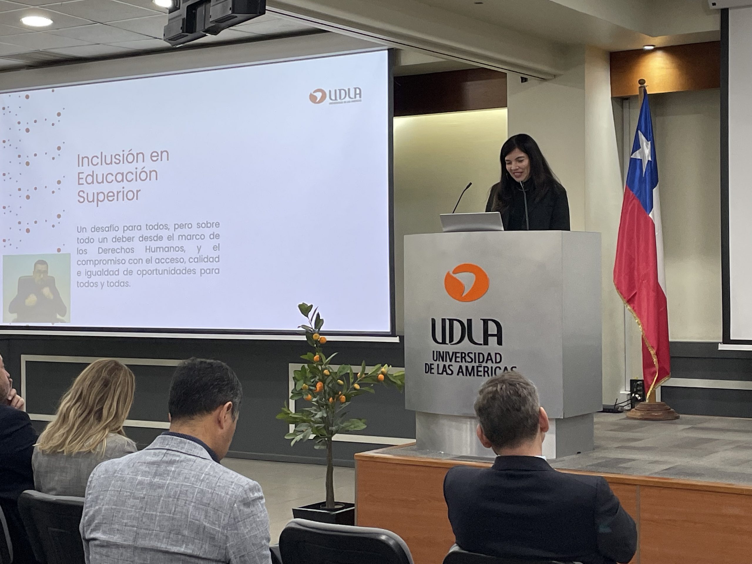 Directora de Carrera de Pedagogía en Educación Diferencial presenta ...
