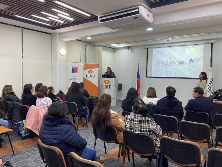 30 jefas de hogar de la región del Biobío finalizan curso de primeros auxilios impartido por UDLA