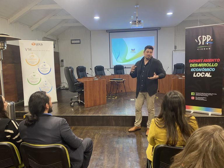 Sede Concepción realiza capacitación sobre psicología positiva a emprendedores de San Pedro de La Paz