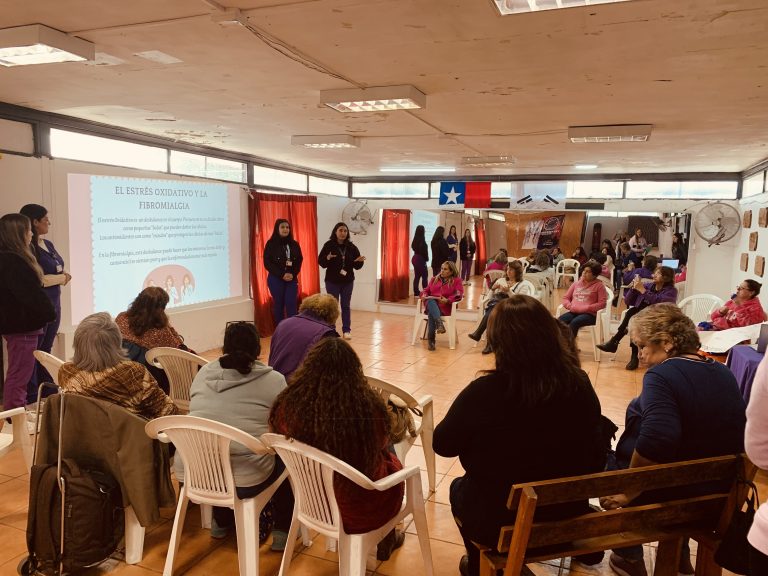 Centro de Atención Nutricional realiza charla educativa a mujeres diagnosticadas con fibromialgia