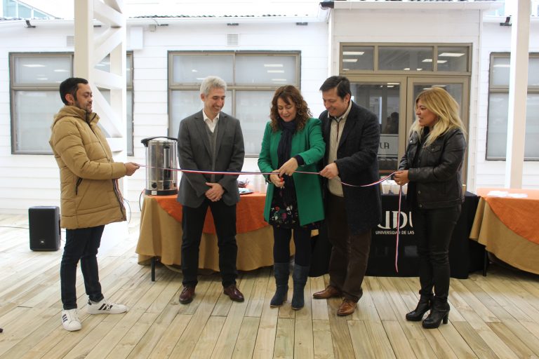 Campus Los Castaños inauguró renovación y mejoramiento de Patio D, obra que busca brindar una mejor experiencia a la comunidad educativa