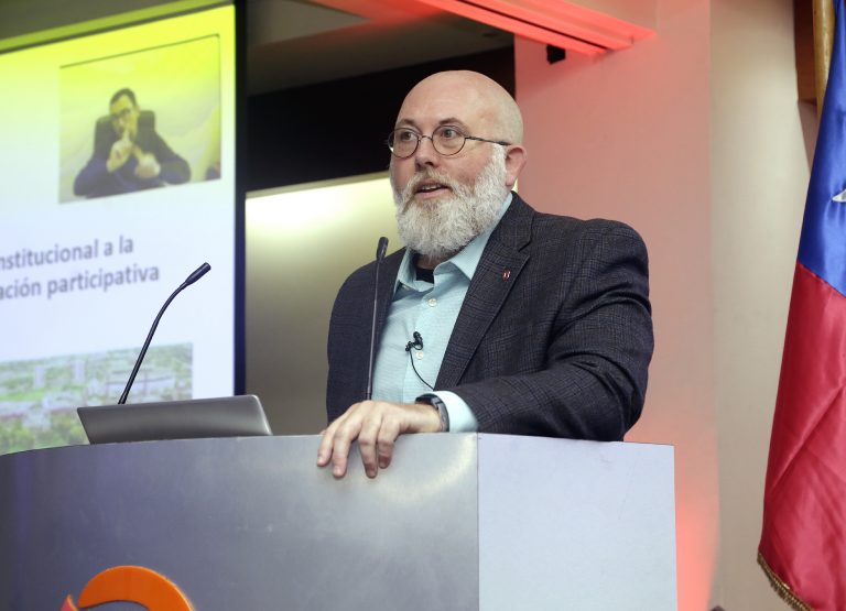 UDLA proyecta sus desafíos de Vinculación con el Medio en seminario internacional liderado por académico de la Universidad Estatal de Ohio