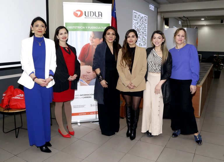 Estudiantes y académicas de la Escuela de Obstetricia y Puericultura celebran su Día Nacional con un seminario de Innovación
