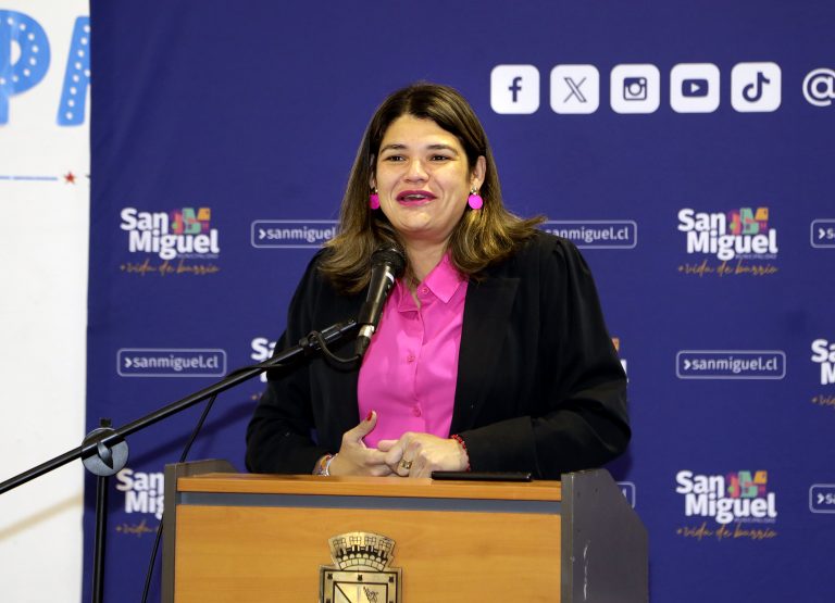 Con la presencia de la alcaldesa de San Miguel UDLA da inicio a la Escuela Integral para Personas Mayores del Campus Santiago Centro