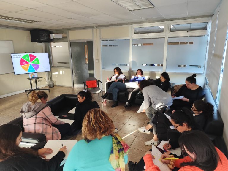 Cuerpo académico de Técnico de Nivel Superior en Enfermería participa en intervención sobre salud emocional en Campus La Florida UDLA