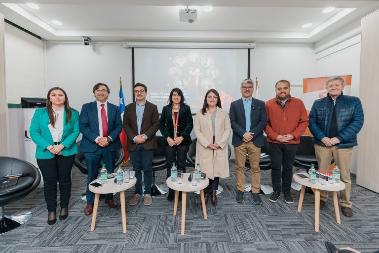 Candidatos a gobernadores del Biobío se reúnen en UDLA para debatir propuestas de desarrollo regional