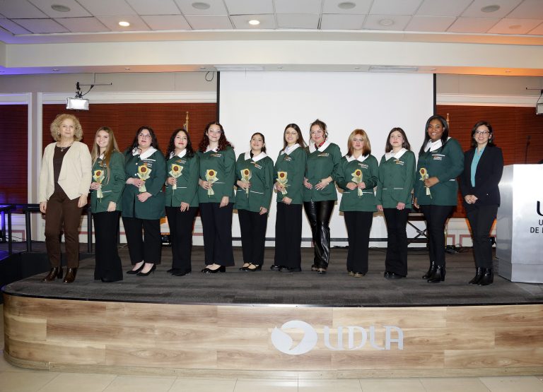 Estudiantes de Educación Parvularia participan en Ceremonia de Investidura