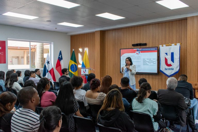 Facultad de Ingeniería y Negocios participa en el II Encuentro Internacional de Estudiantes de Ciencias Empresariales en Panamá