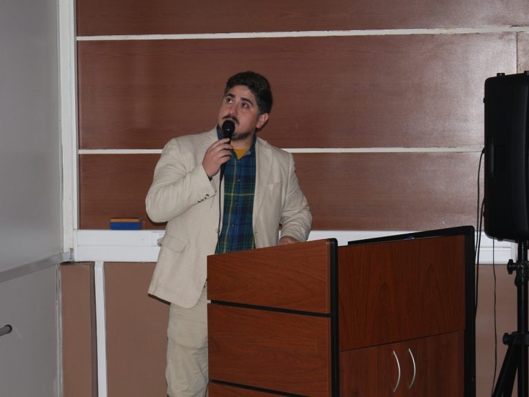 Sede Concepción presenta en Lebu resultados de estudio sobre endoparásitos caninos