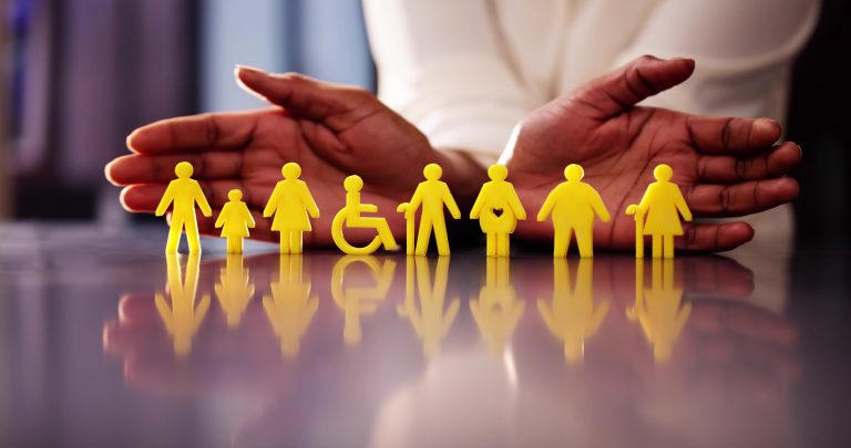 Egresados y estudiantes UDLA potencian sus conocimientos sobre el sistema previsional chileno y el derecho a la Seguridad Social