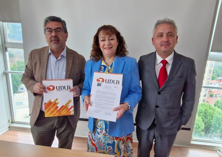 UDLA y Serviu firman convenio para brindar asesoría jurídica sin costo a familias afectadas por los incendios de la Región de Valparaíso