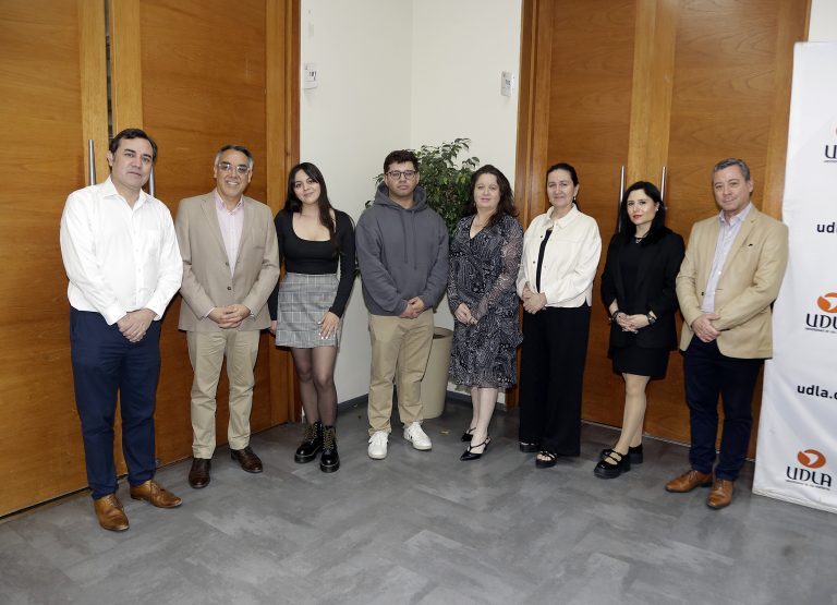 UDLA reconoce a estudiantes destacados de eCampus de las facultades de Comunicaciones y Artes e Ingeniería y Negocios