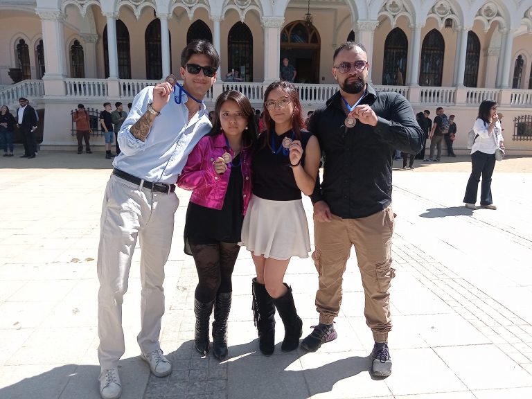 Distinguen a estudiantes de Sede Viña del Mar que lograron tercer lugar nacional en Rally Latinoamericano de Innovación