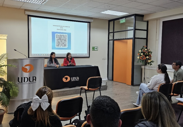 Facultad de Derecho prepara a más de 300 egresados con talleres de simulación de examen de grado